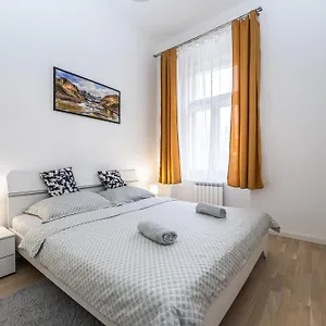 Apartmán Stylish At Wenceslas Square, Praha